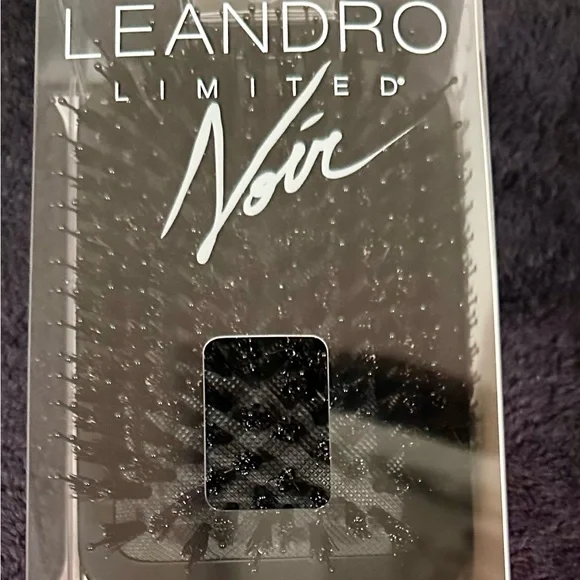 Leandro Limited Noir Porcupine Paddle Brush - Picture 4 of 5